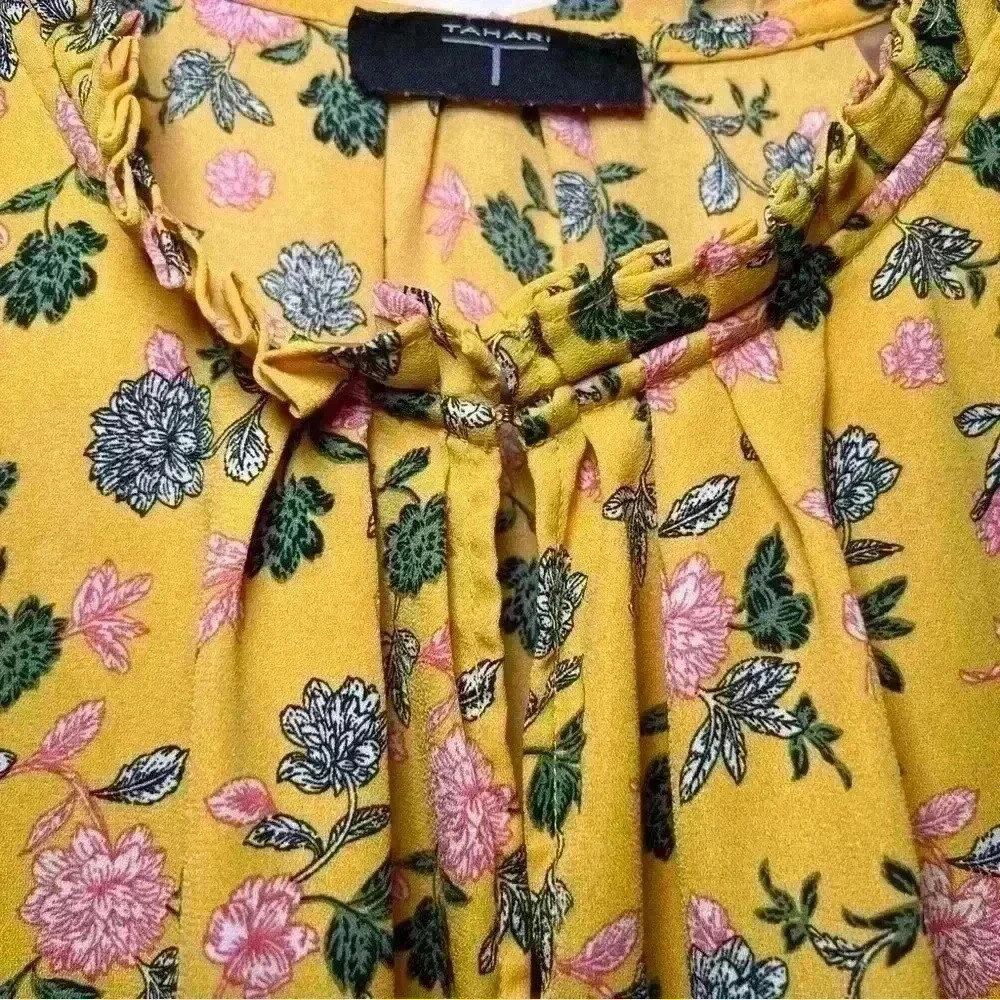 T Tahari Floral High Neck Blouse With Ruffle Accents On Collar Short Sleeve - Picture 4 of 6